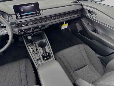 Certified 2025 Honda Accord SE image 29