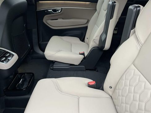 New 2026 Volvo XC90 B6 Plus image 19