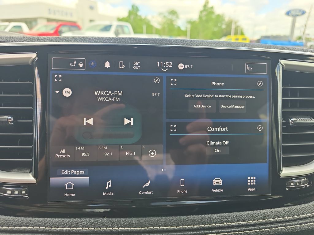 Used 2023 Chrysler Pacifica Touring-L FWD image 26