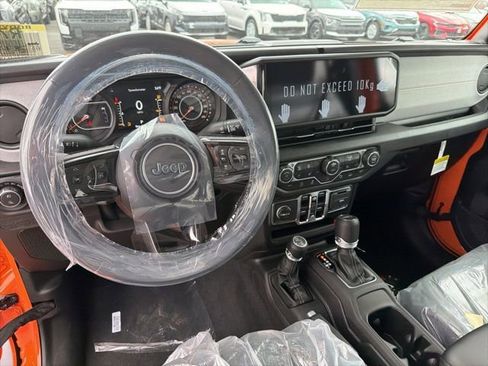 New 2026 Jeep Gladiator Sport AWD/4WD image 13