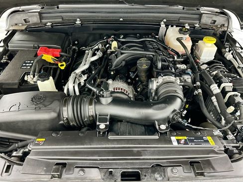 Used 2022 Jeep Gladiator Sport image 27