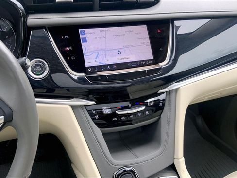 Certified 2024 Cadillac XT6 Premium Luxury w/ Technology Package AWD/4WD image 6