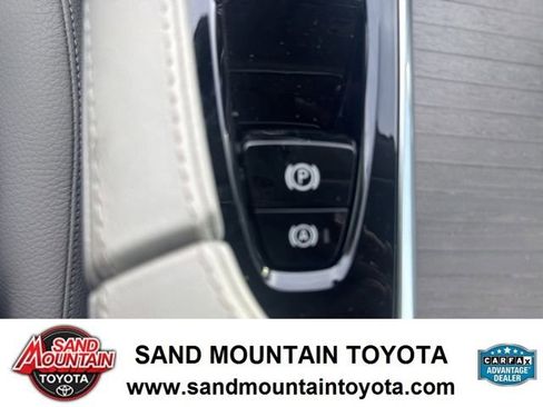 Used 2024 Volvo XC90 B6 Core w/ Protection Package Premier image 18