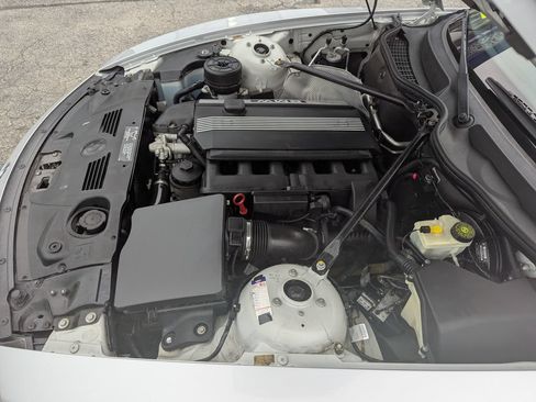 Used 2004 BMW Z4 3.0i RWD image 40
