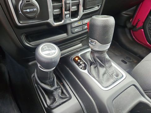 Used 2022 Jeep Wrangler Unlimited Sport image 12