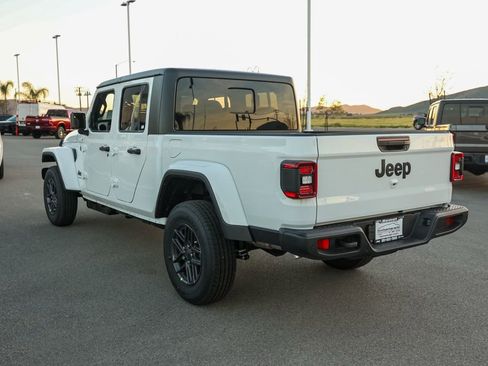New 2026 Jeep Gladiator Sport image 6