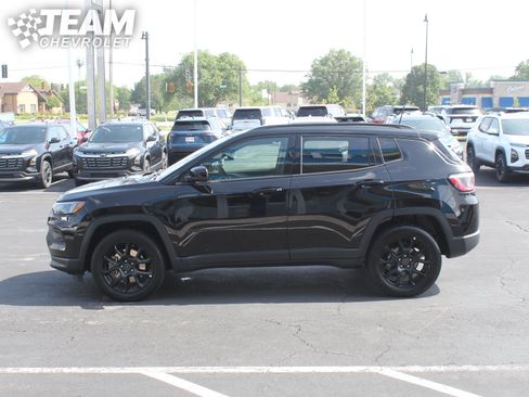 Used 2025 Jeep Compass Latitude w/ Convenience Group AWD/4WD image 7