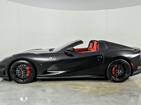 Used 2023 Ferrari 812 GTS RWD image 7