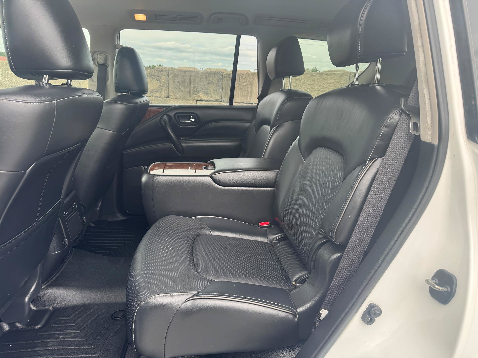Used 2019 INFINITI QX80 Luxe w/ Cargo Package AWD/4WD image 10