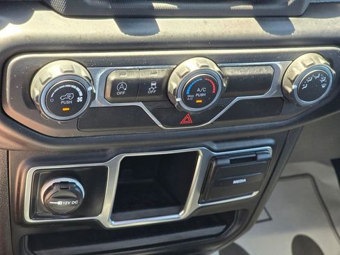 Used 2020 Jeep Wrangler Sport AWD/4WD image 16