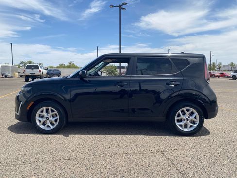 Certified 2024 Kia Soul LX w/ Option Group 015 FWD image 3