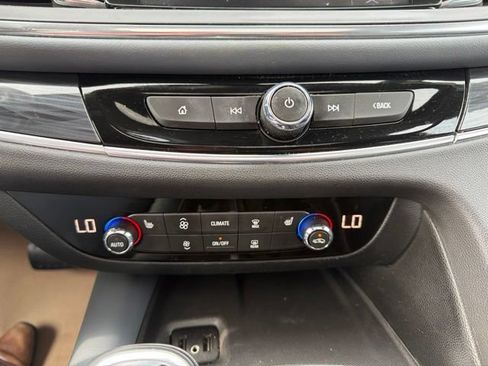 Used 2019 Buick Enclave Essence AWD/4WD image 24