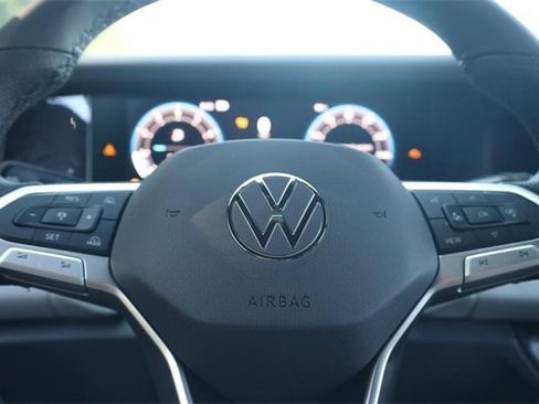 New 2025 Volkswagen Tiguan SE R-Line image 11