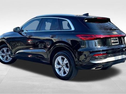 Used 2025 Audi Q5 Premium w/ Convenience Package image 11