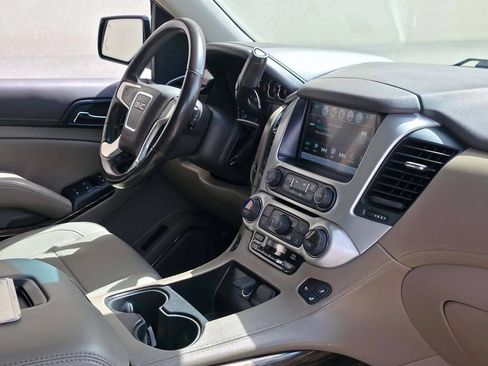 Used 2018 GMC Yukon XL SLT w/ Premium Edition AWD/4WD image 19