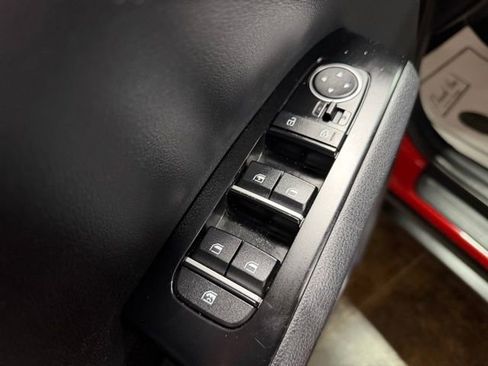 Used 2020 Kia Soul LX image 12