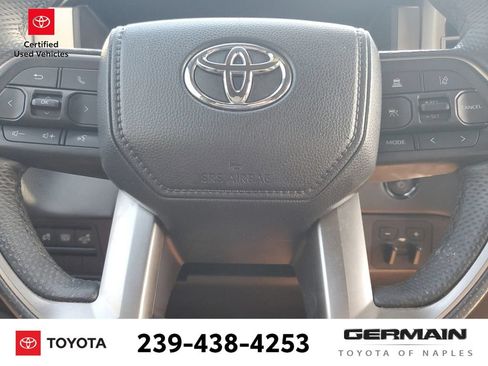 Used 2025 Toyota Tundra Limited AWD/4WD image 23
