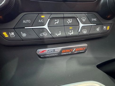 Used 2016 Chevrolet Corvette Z06 w/ 3LZ Preferred Equipment Group image 28