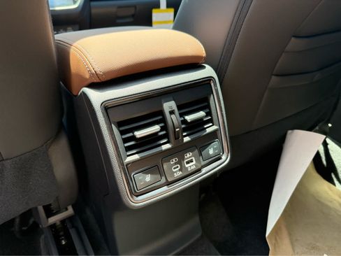 New 2026 Subaru Forester Touring AWD/4WD image 18