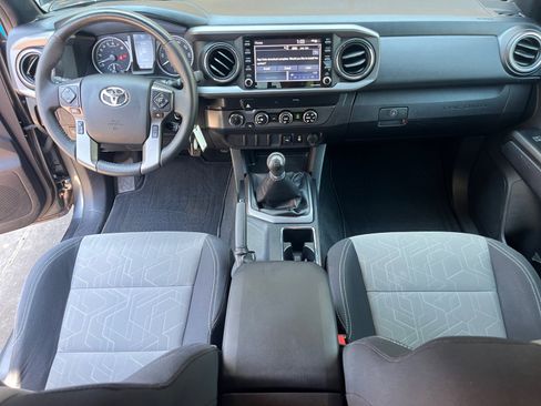 Used 2020 Toyota Tacoma TRD Sport AWD/4WD image 16