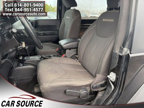 Used 2018 Jeep Wrangler Sahara w/ Connectivity Group image 16