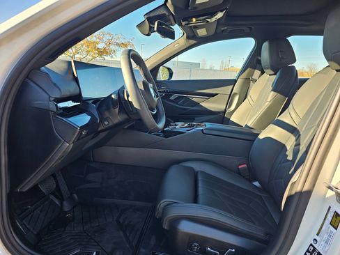 Certified 2025 BMW 530i xDrive 530i xDrive w/ Premium Package image 10