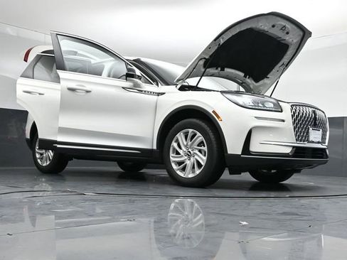 Used 2023 Lincoln Corsair AWD image 48
