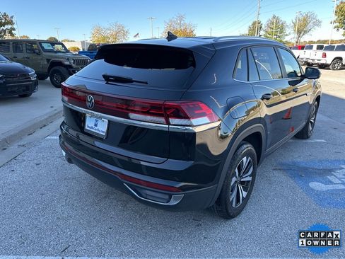 Used 2024 Volkswagen Atlas Cross Sport SE image 29