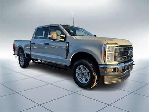 New 2026 Ford F250 XLT w/ FX4 Off-Road Package image 2