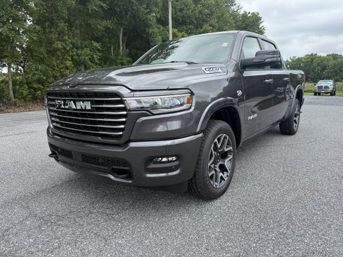 New 2026 RAM 1500 Laramie w/ Laramie Preferred Package AWD/4WD image 3