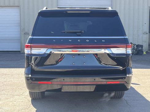 Used 2024 Lincoln Navigator L 4WD image 4