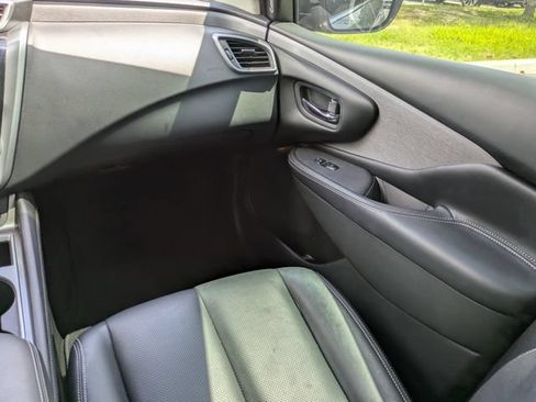 Used 2023 Nissan Murano SL w/ SL Moonroof Package FWD image 17