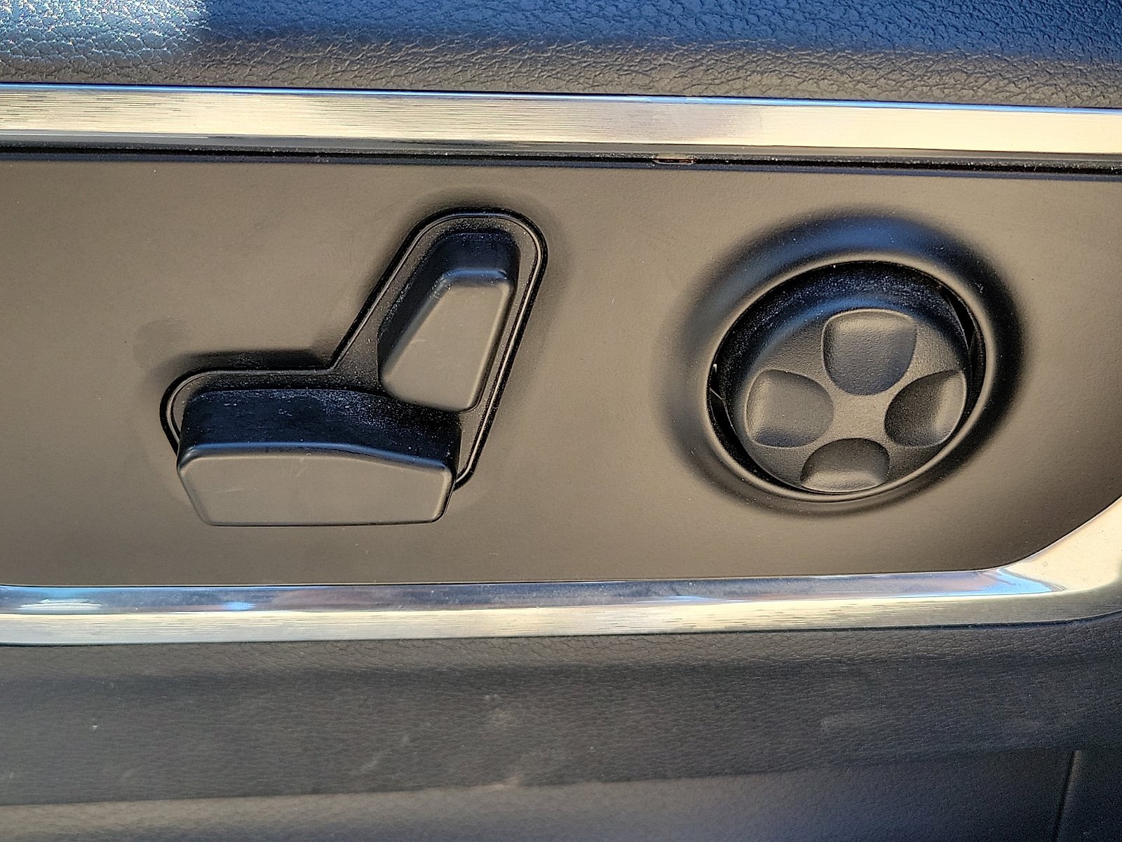 Used 2022 RAM 1500 Limited AWD/4WD image 13