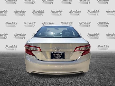 Used 2012 Toyota Camry LE FWD image 9