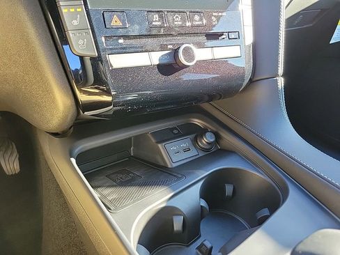 Certified 2025 INFINITI QX55 Essential image 9