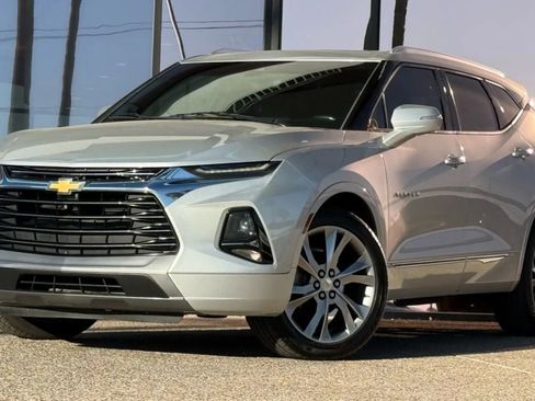 Used 2019 Chevrolet Blazer Premier w/ Sun and Wheels Package image 3