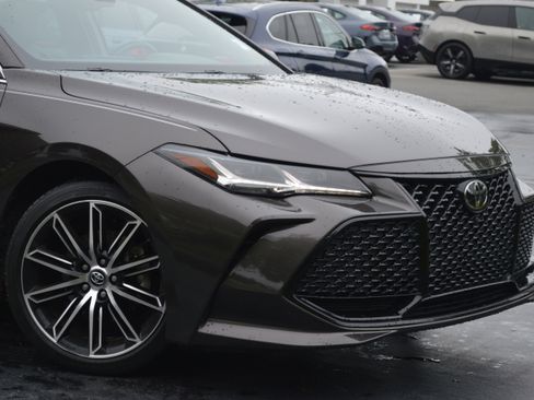 Used 2019 Toyota Avalon Touring w/ Advanced Safety Package FWD image 2