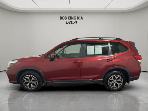 Used 2019 Subaru Forester Premium w/ All-Weather Package AWD/4WD image 2