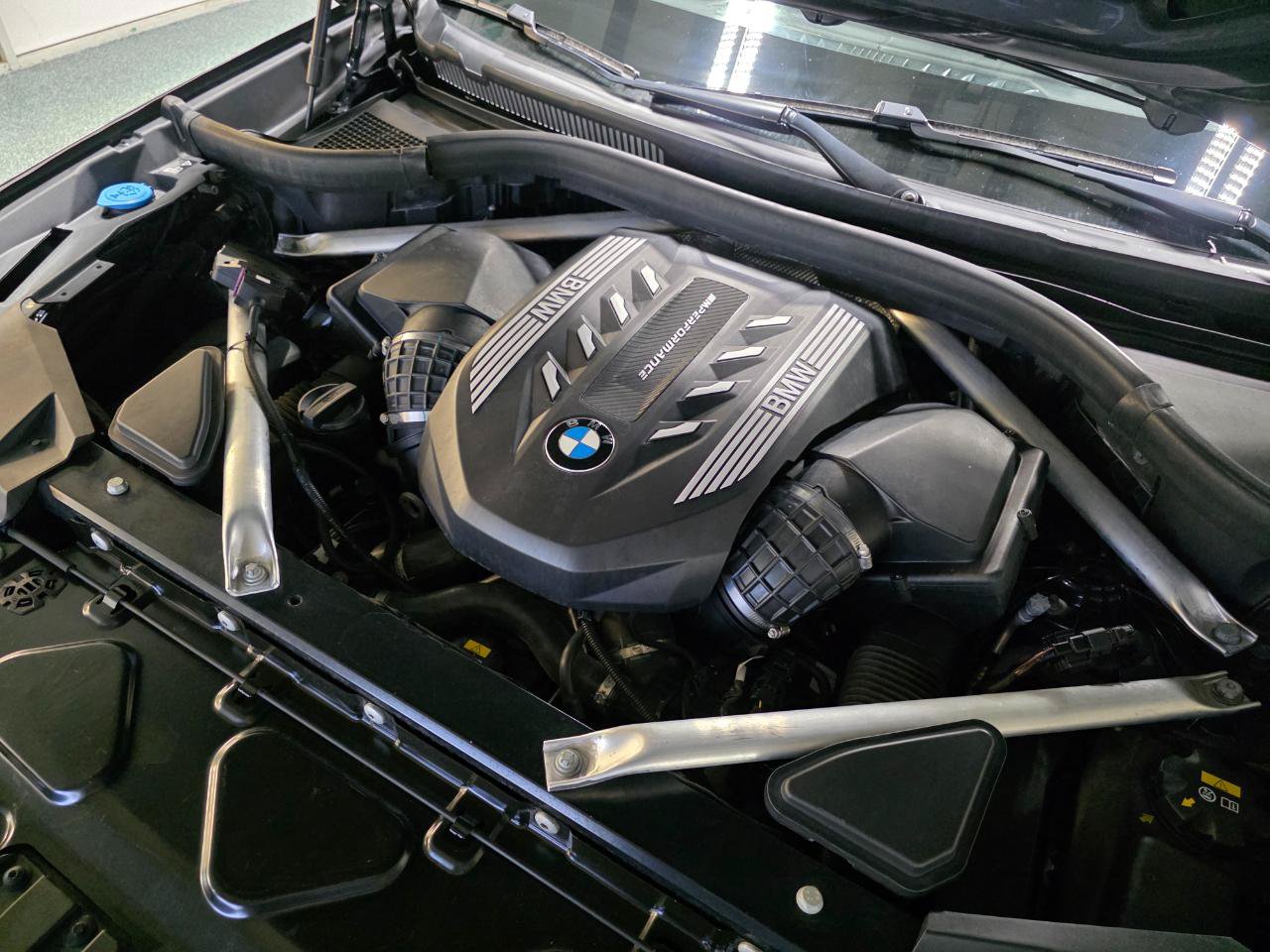 Used 2020 BMW X5 M50i w/ Executive Package AWD/4WD image 55