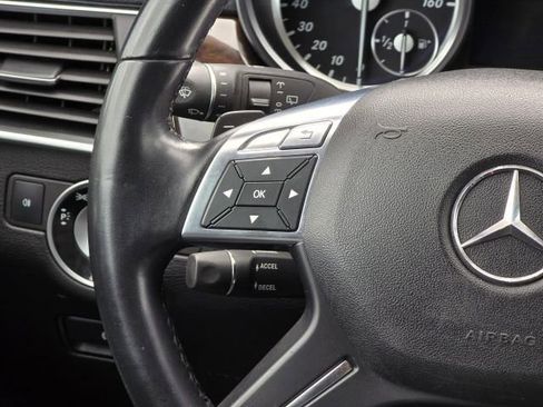 Used 2013 Mercedes-Benz GL 450 4MATIC image 24