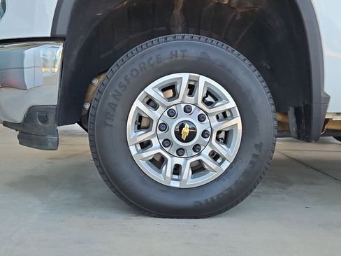Used 2025 Chevrolet Silverado 2500 LT w/ Convenience Package AWD/4WD image 23