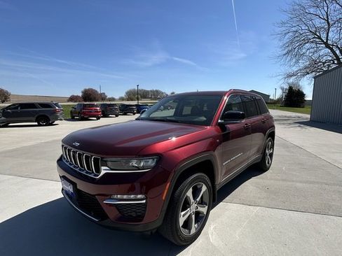 Used 2023 Jeep Grand Cherokee 4WD 4xe w/ Luxury Tech Group II image 7