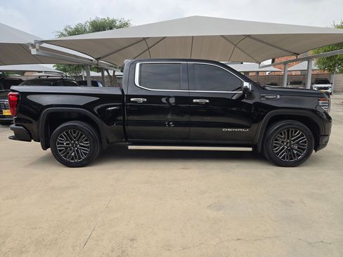 Used 2022 GMC Sierra 1500 Denali Ultimate AWD/4WD image 2