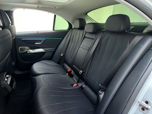 Used 2025 Mercedes-Benz E 450 4MATIC Sedan image 22