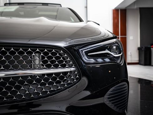 Certified 2025 Mercedes-Benz CLA 250 4MATIC image 16