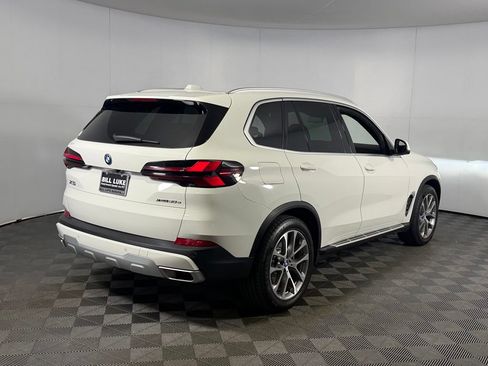 Used 2025 BMW X5 xDrive50e AWD/4WD image 8