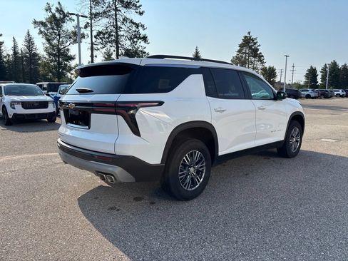 Used 2026 Chevrolet Traverse LT AWD/4WD image 3