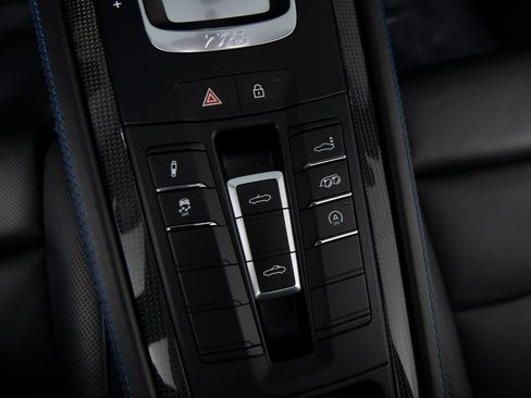 Certified 2025 Porsche 718 Boxster GTS RWD image 33
