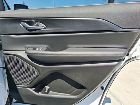 New 2026 Jeep Grand Cherokee L 2WD image 22