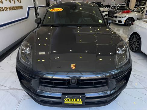 Used 2023 Porsche Macan image 2